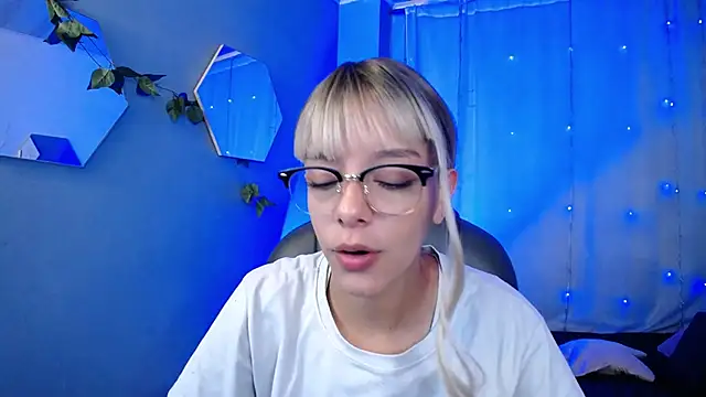 peyton golden1 online show from 11/12/25, 03:29