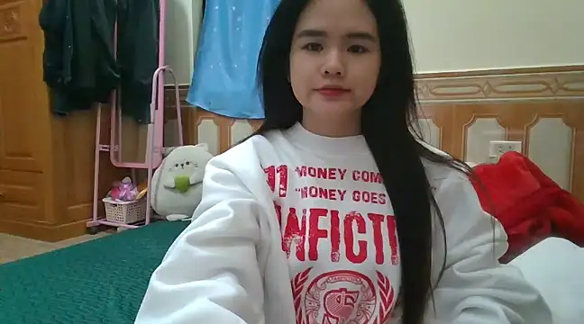 Yin-girl online show from 12/27/24, 11:28