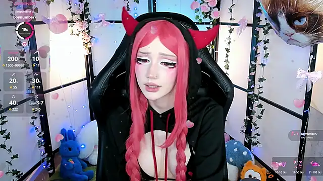 Snapshot of LilithLin chatting on 11/06/25, 11:59 LilithLin online show from 11/06/25, 11:59