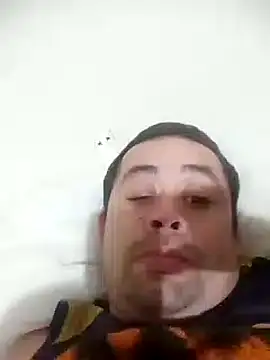 Snapshot of juanbenitez2 chatting on 03/16/25, 04:34 juanbenitez2 online show from 03/16/25, 04:34