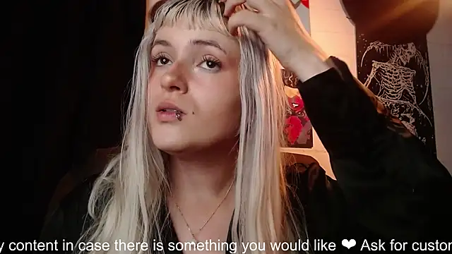 NEXT DOOR GIRL  online show from 01/26/25, 01:52