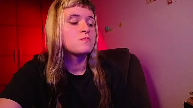 NEXT DOOR GIRL  online show from 03/04/26, 01:00