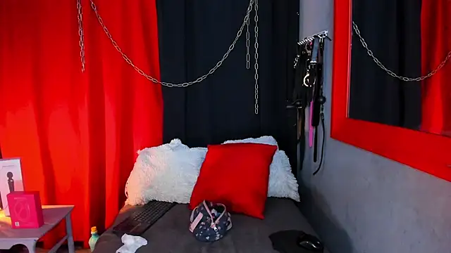 AvaLusty online show from 09/27/25, 11:59