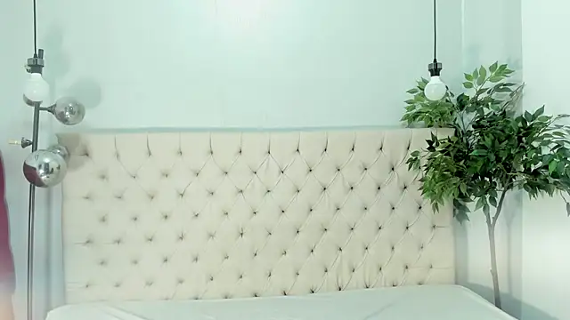 Snapshot of Briyit_Doll chatting on 12/24/24, 04:51 Briyit Doll online show from 12/24/24, 04:51