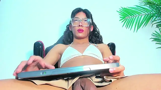 Snapshot of Briyit_Doll chatting on 02/01/25, 06:00 Briyit Doll online show from 02/01/25, 06:00