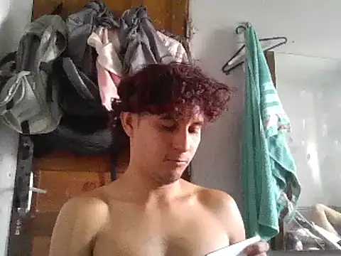 Snapshot of pedrodavid_ chatting on 01/29/25, 07:32 pedrodavid online show from 01/29/25, 07:32