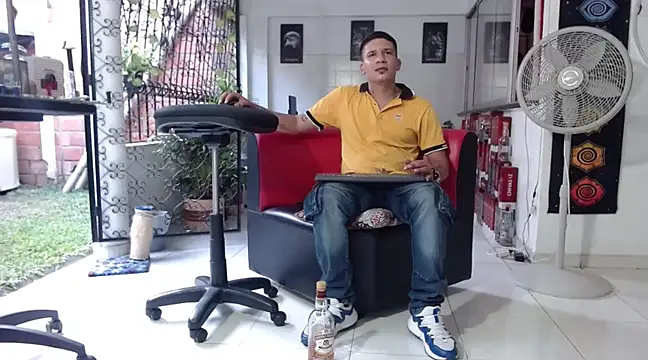 Snapshot of damiam_fiery chatting on 12/02/24, 09:06 damiam fiery online show from 12/02/24, 09:06