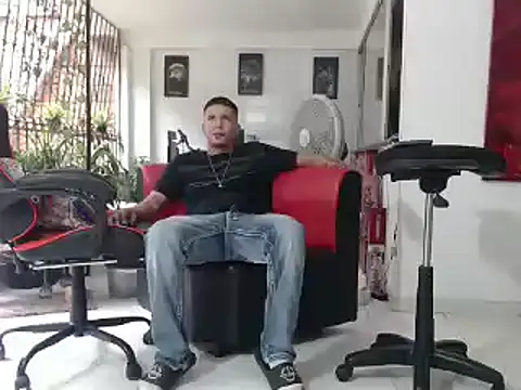 Snapshot of damiam_fiery chatting on 12/13/24, 08:26 damiam fiery online show from 12/13/24, 08:26