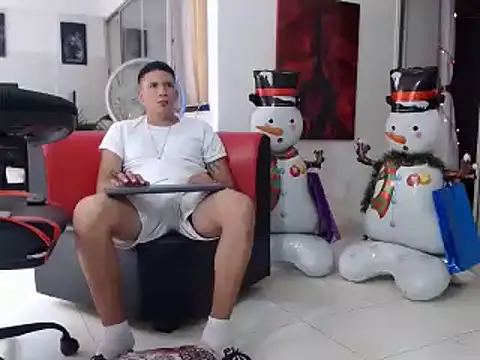 Snapshot of damiam_fiery chatting on 12/24/24, 04:19 damiam fiery online show from 12/24/24, 04:19