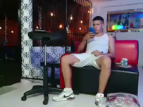 Snapshot of damiam_fiery chatting on 02/24/25, 04:16 damiam fiery online show from 02/24/25, 04:16