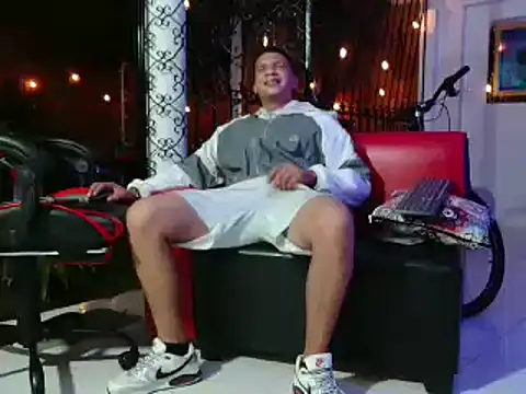 Snapshot of damiam_fiery chatting on 02/25/25, 04:24 damiam fiery online show from 02/25/25, 04:24