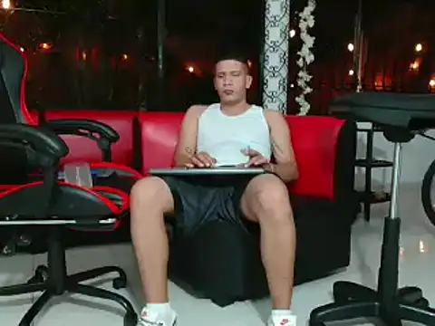 Snapshot of damiam_fiery chatting on 03/05/25, 04:24 damiam fiery online show from 03/05/25, 04:24