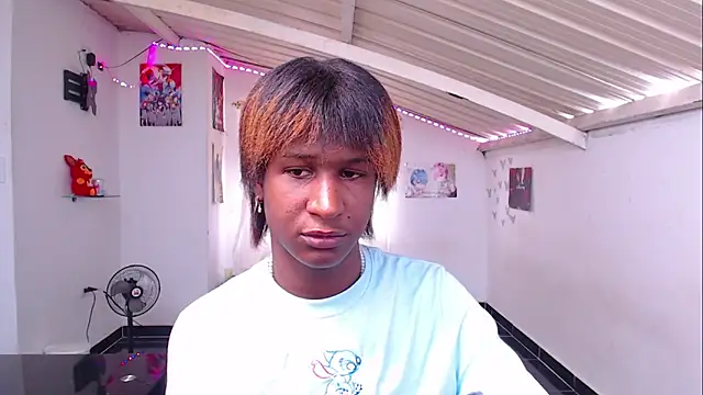 Snapshot of Angell_Dustt_ chatting on 02/23/25, 04:13 Angell Dustt online show from 02/23/25, 04:13