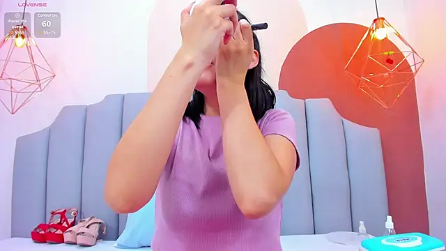 Snapshot of ThailyCherry chatting on 01/28/25, 07:32 ThailyCherry online show from 01/28/25, 07:32