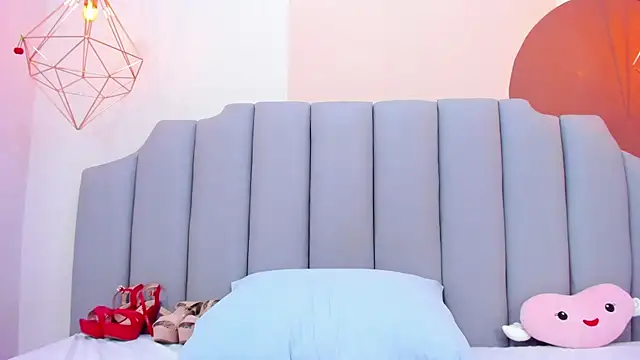 Snapshot of ThailyCherry chatting on 02/25/25, 10:18 ThailyCherry online show from 02/25/25, 10:18