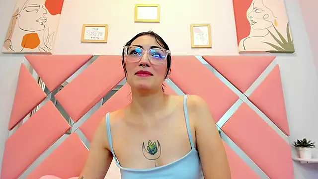 Snapshot of ThailyCherry chatting on 03/21/25, 07:35 ThailyCherry online show from 03/21/25, 07:35