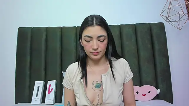 Snapshot of ThailyCherry chatting on 10/10/25, 07:46 ThailyCherry online show from 10/10/25, 07:46