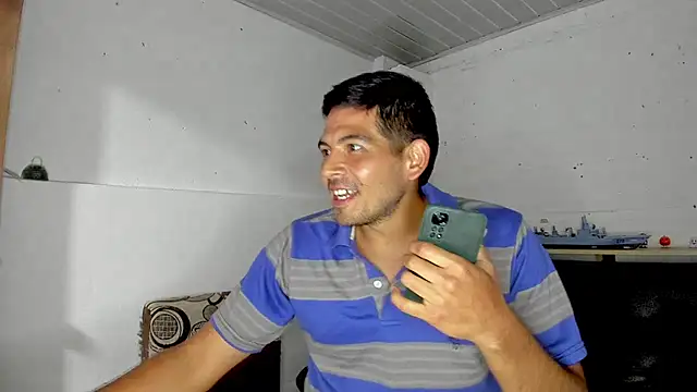 Himoreno25 online show from 01/01/25, 05:33