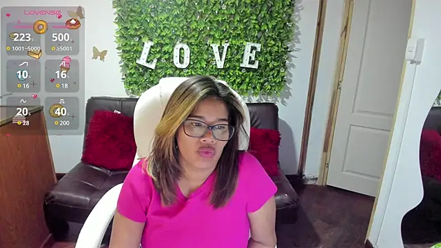 Snapshot of Enma__clark chatting on 02/11/25, 07:16 Enma clark online show from 02/11/25, 07:16
