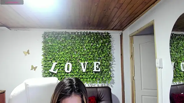 Snapshot of Enma__clark chatting on 03/10/25, 07:07 Enma clark online show from 03/10/25, 07:07