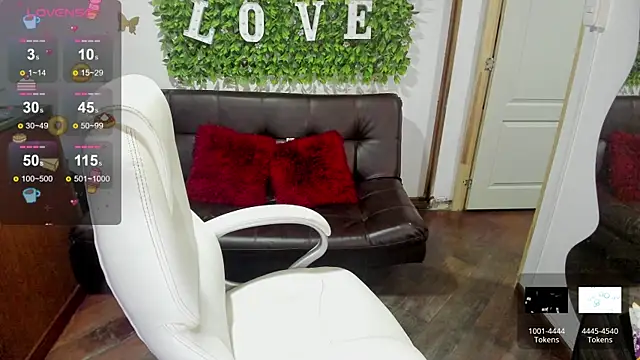 Snapshot of Enma__clark chatting on 03/11/25, 07:47 Enma clark online show from 03/11/25, 07:47