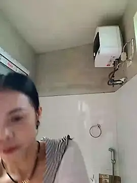 Tinease online show from 09/17/25, 03:08