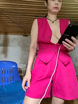Tinease online show from 10/11/25, 12:43
