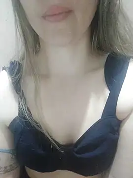 Snapshot of branca18hot chatting on 10/22/25, 12:27 branca18hot online show from 10/22/25, 12:27