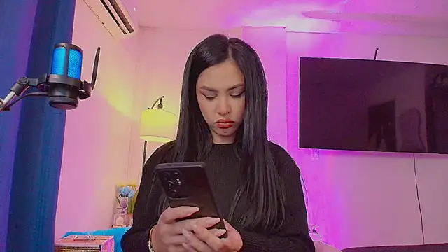 Snapshot of Maya_Bluee chatting on 05/21/26, 08:16 Maya Bluee online show from 05/21/26, 08:16
