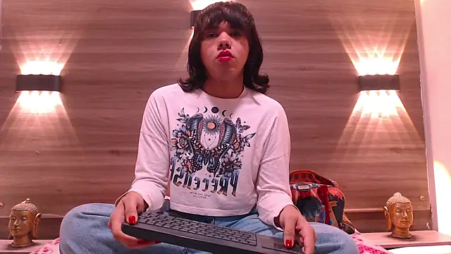 AndreaGil  online show from 02/25/26, 05:44