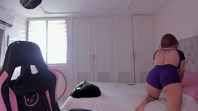 Snapshot of SweetJennaa chatting on 10/24/25, 06:26 SweetJennaa online show from 10/24/25, 06:26