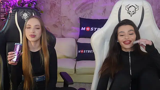 Gabriella054 online show from 01/04/25, 11:59