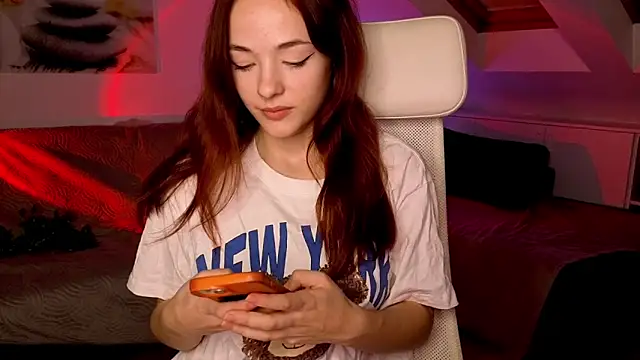 MiaRouge online show from 10/21/25, 05:02