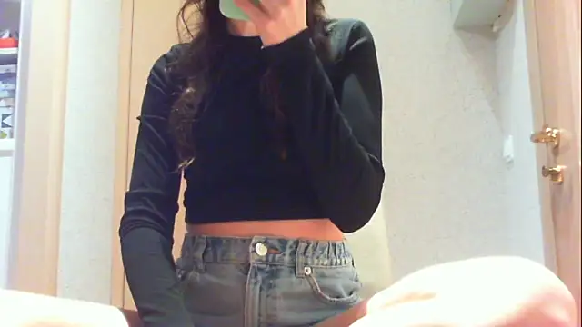 Snapshot of khu_yam chatting on 12/01/24, 04:29 khu yam online show from 12/01/24, 04:29