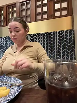 Snapshot of chelsiekink3 chatting on 01/07/25, 01:03 chelsiekink3 online show from 01/07/25, 01:03