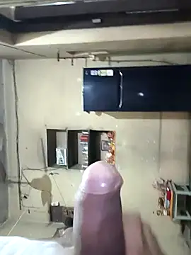 PRIYANHUxh online show from 12/16/25, 08:41