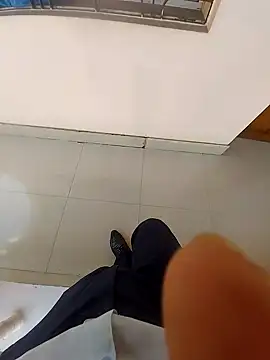 Snapshot of India_Dick8 chatting on 03/04/25, 10:35 India Dick8 online show from 03/04/25, 10:35