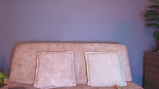 jade brunnette online show from 04/15/26, 08:20