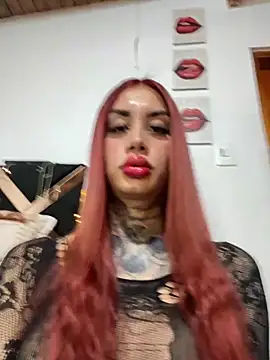 Snapshot of Zaratattoox chatting on 11/13/25, 04:22 Zaratattoox online show from 11/13/25, 04:22