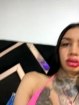 Snapshot of Zaratattoox chatting on 12/03/25, 07:27 Zaratattoox online show from 12/03/25, 07:27