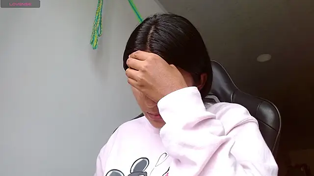 Snapshot of danna_peterson1 chatting on 10/29/25, 05:25 danna peterson1 online show from 10/29/25, 05:25