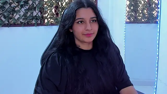 Snapshot of Megan_Whitte chatting on 01/15/25, 04:54 Megan Whitte online show from 01/15/25, 04:54