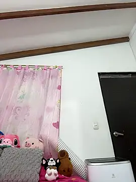 Snapshot of mia_cooper_24 chatting on 02/17/25, 01:10 mia cooper 24 online show from 02/17/25, 01:10