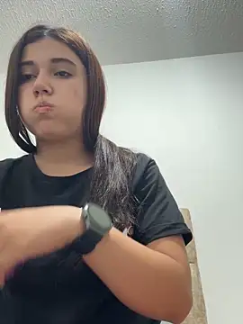 Snapshot of mia_cooper_24 chatting on 03/09/25, 03:54 mia cooper 24 online show from 03/09/25, 03:54