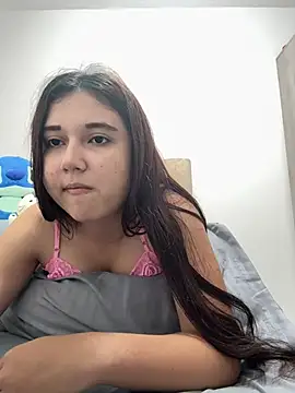 Snapshot of mia_cooper_24 chatting on 03/21/25, 02:18 mia cooper 24 online show from 03/21/25, 02:18