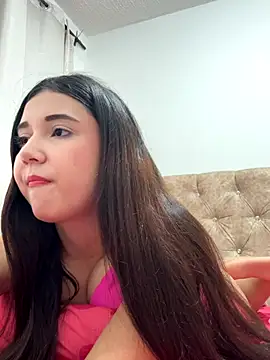 Snapshot of mia_cooper_24 chatting on 11/23/25, 03:39 mia cooper 24 online show from 11/23/25, 03:39