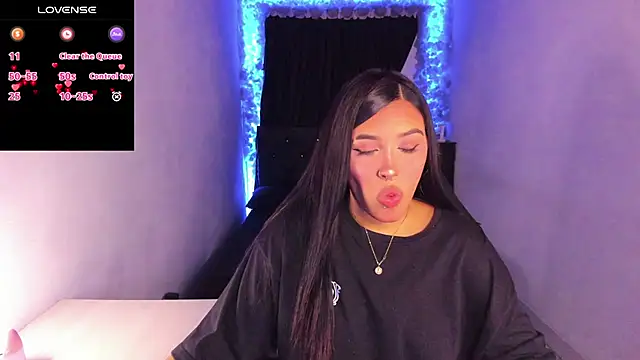 Snapshot of Mariana_Hasper_ chatting on 02/06/25, 09:06 Mariana Hasper  online show from 02/06/25, 09:06