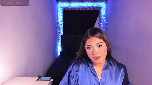 Snapshot of Mariana_Hasper_ chatting on 02/13/25, 12:02 Mariana Hasper  online show from 02/13/25, 12:02