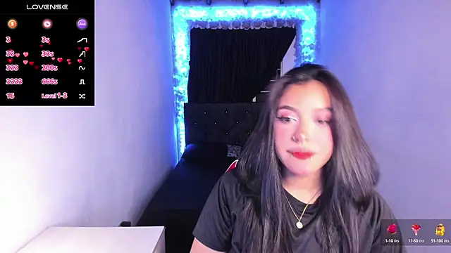 Snapshot of Mariana_Hasper_ chatting on 03/05/25, 12:49 Mariana Hasper  online show from 03/05/25, 12:49