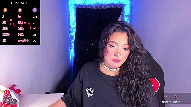 Snapshot of Mariana_Hasper_ chatting on 03/20/25, 09:02 Mariana Hasper  online show from 03/20/25, 09:02